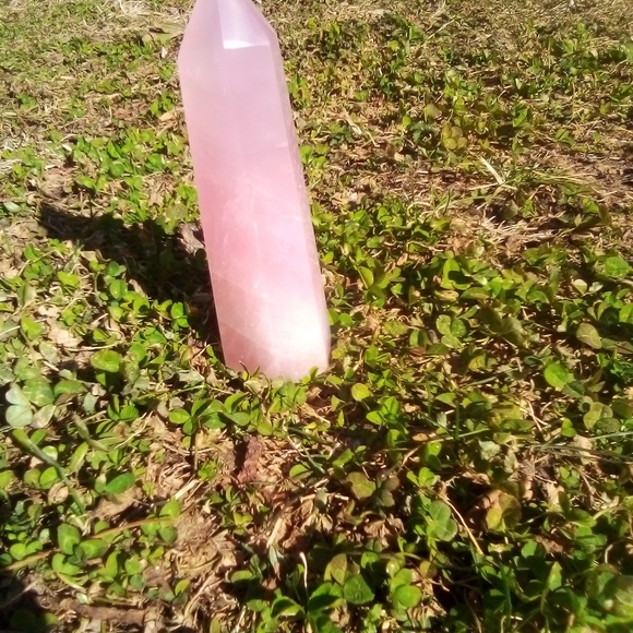 10 inch Natural 🌹 Rose Quartz Tower - Picture 3 of 3